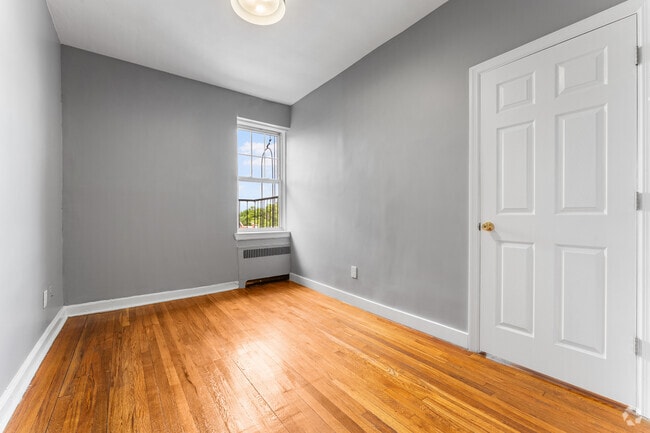Building Photo - 2 Chapman Pl Unit 30 Rental