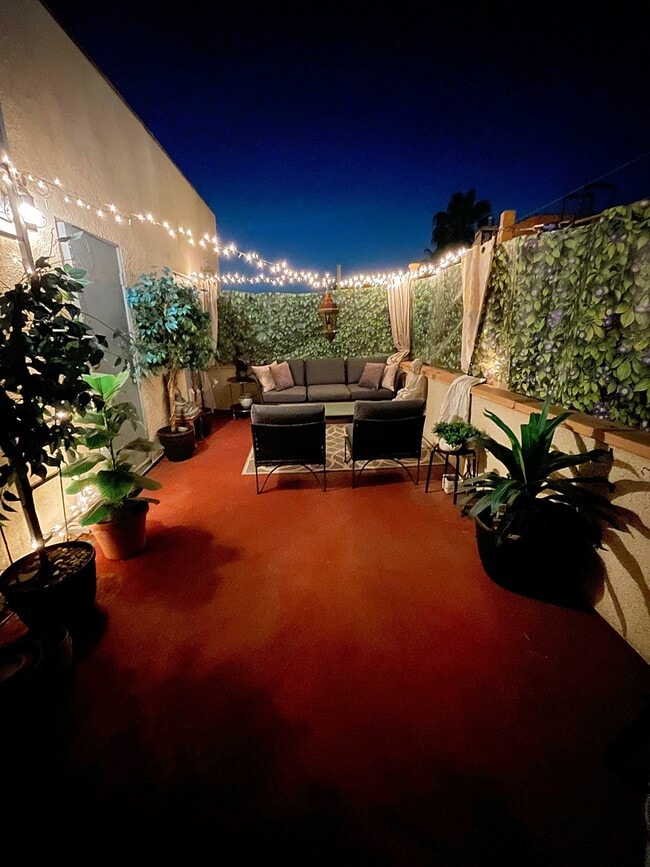 Private rooftop - 1422 Hi Point St Unit 104 Rental