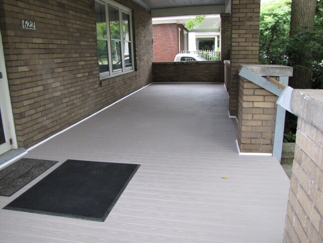 front porch - 622 W Beaver Ave Unit 622