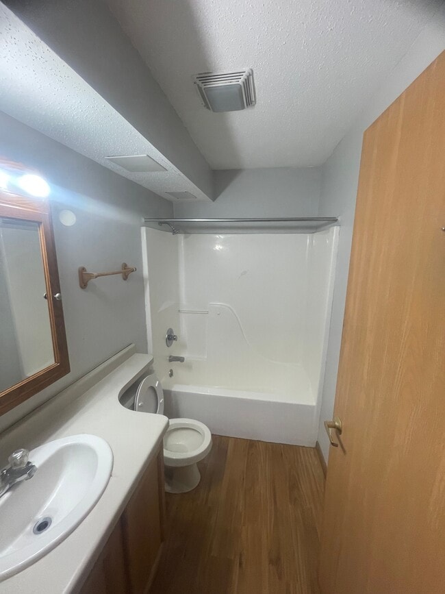 Unit #124 - 124 Earl St