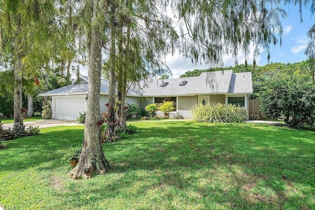 Photo - 1252 Raintree Ln