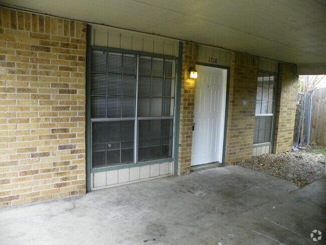 Building Photo - 1708.1710 Rawhide Loop Unit 1710 Rawhide Loop Rental