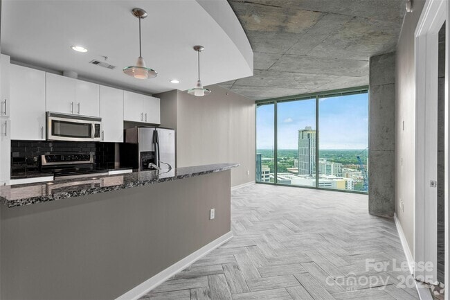 Building Photo - 210 N Church St Unit 2009 Rental