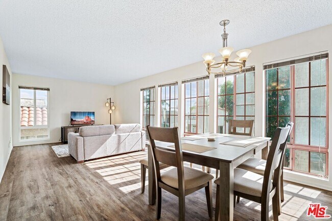 Photo - 3600 Bagley Ave Unit #201