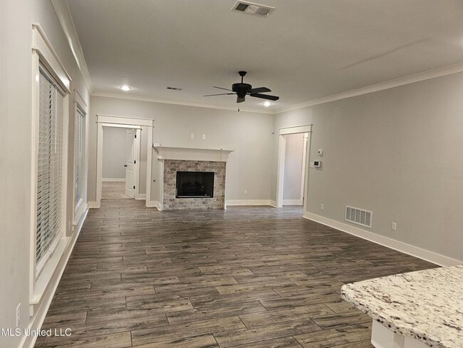 Photo - GARDENS AT SNOWDEN GROVE, 5 bedrooms!