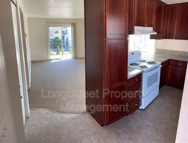 Photo - 654 SW 7th St Unidad #9