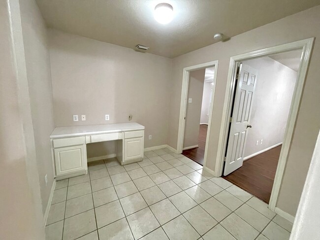 Building Photo - 12503 Blue Spruce Vale Way