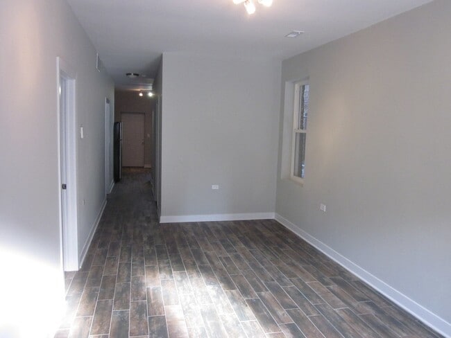 Building Photo - 2642 W HADDON AVE Unit Ground