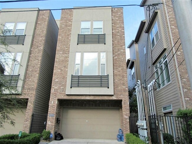 Building Photo - 1900 Mason St Unit D