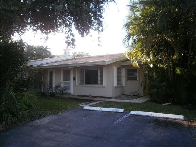 Building Photo - 2180 NE 44th St Unit 2
