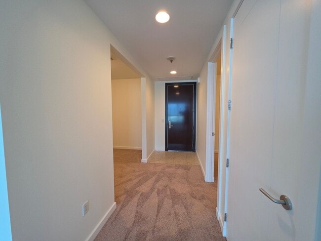 Photo - Fantastice High Rise with Full City Views!