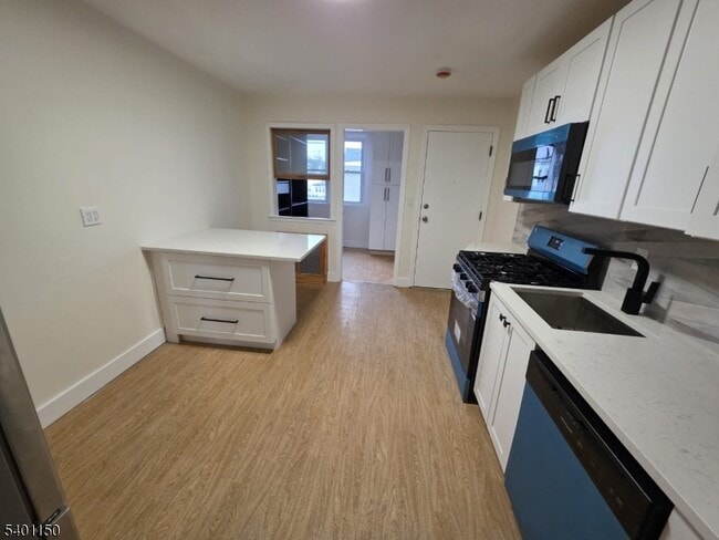 Photo - 141 Mahar Ave