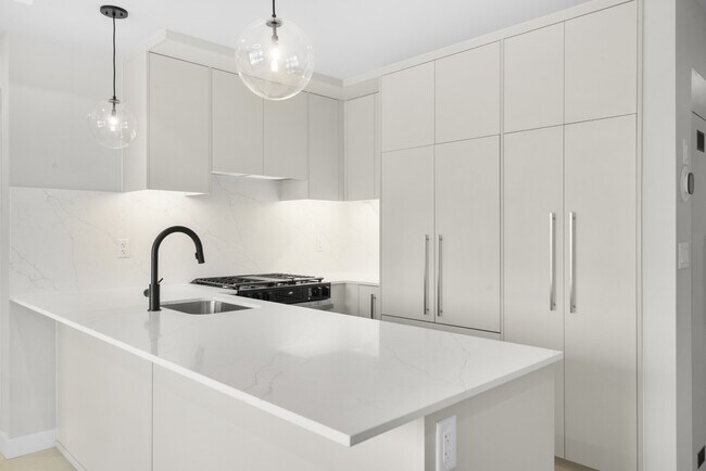 Photo - 8375-8375 Broadcast Ave SW