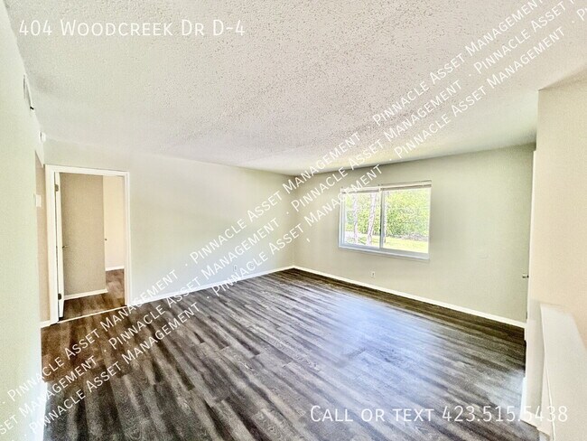 404 Woodcreek Rd