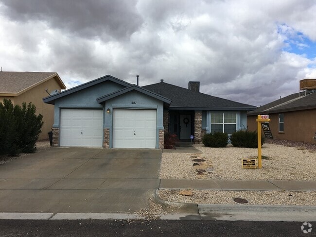 Building Photo - East El Paso 4bed/2bath Rental
