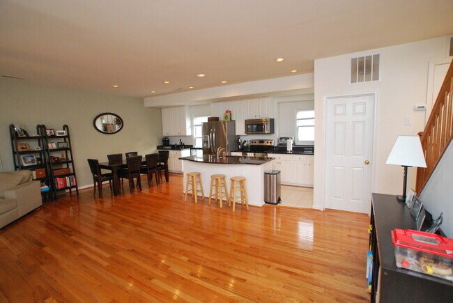 Photo - 686 Heathwalk Mews