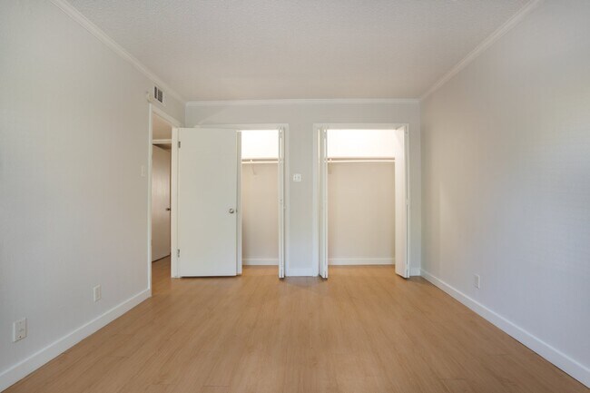 Photo - 2601 Penny Ln Unidad 113