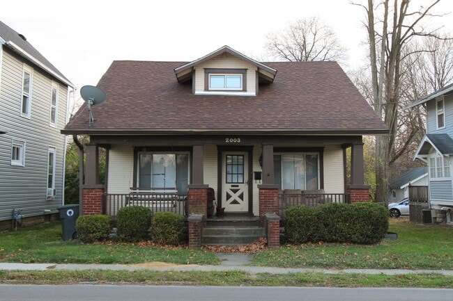 Photo - PRELEASING for AUGUST! Close to Campus