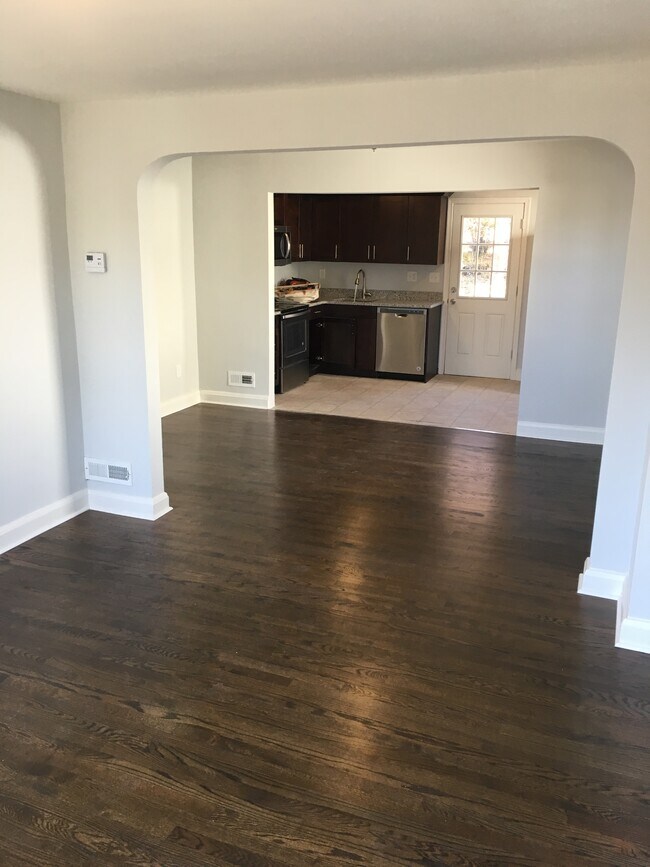 Photo - 5938 Clayton Ave