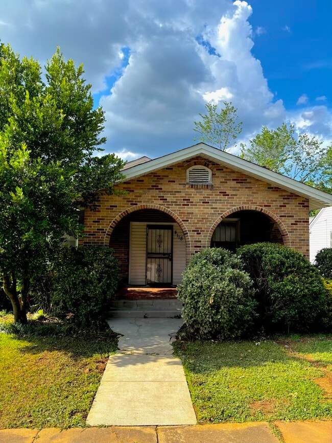 Building Photo - Inglenook 4118