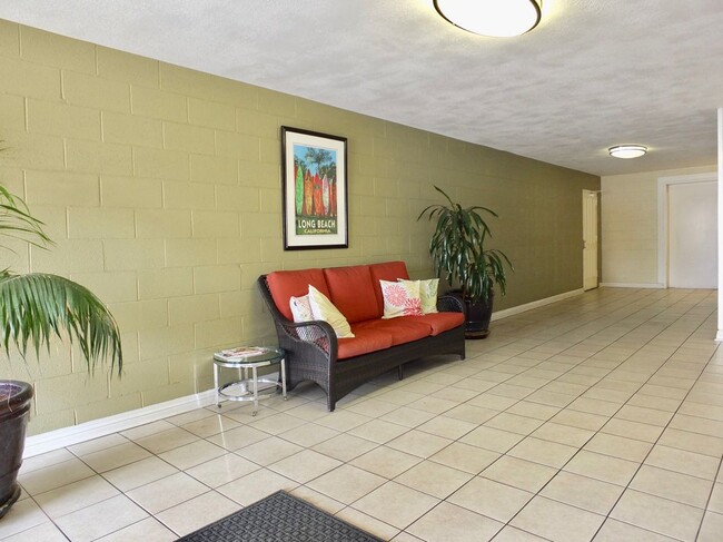 Photo - 420 Redondo Ave