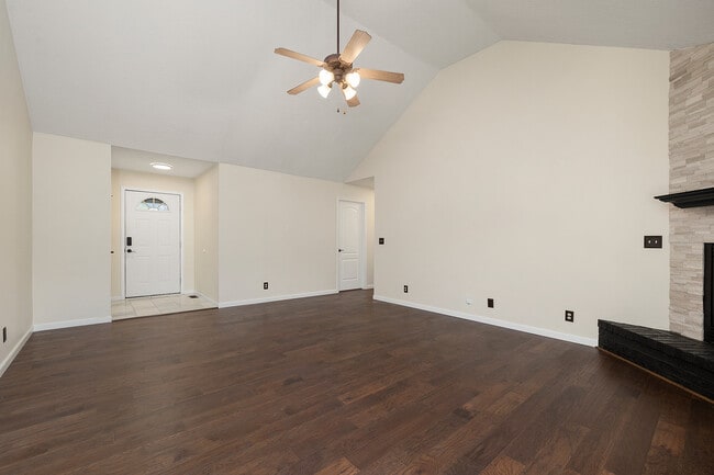 Photo - 647 S Meteor Ave