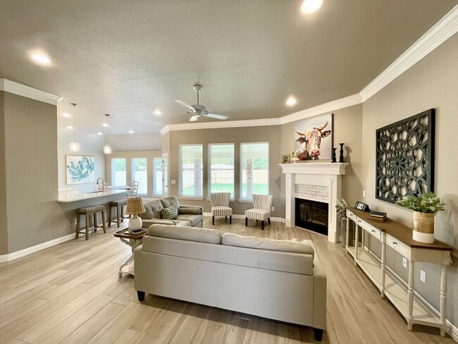 Photo - 5005 Cy Young Dr