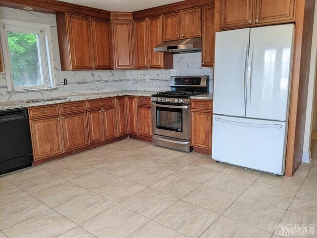 Photo - 120 Plainfield Ave