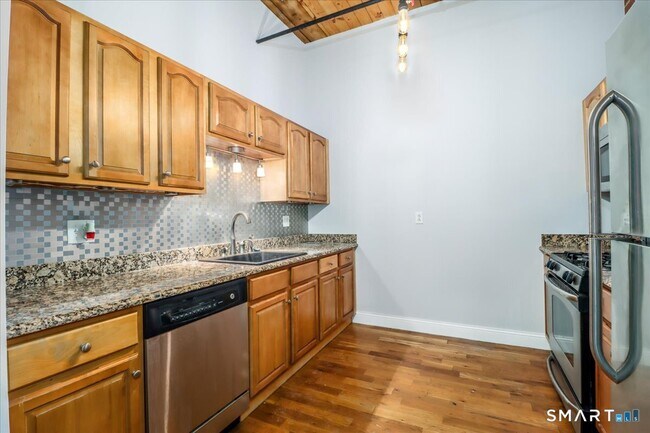 Photo - 145 Canal St E Unit 110