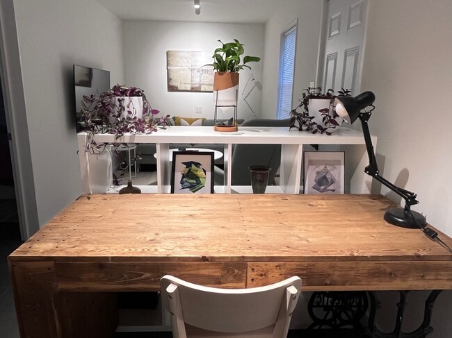 Office Desk - 699 N 5th St Unit 2