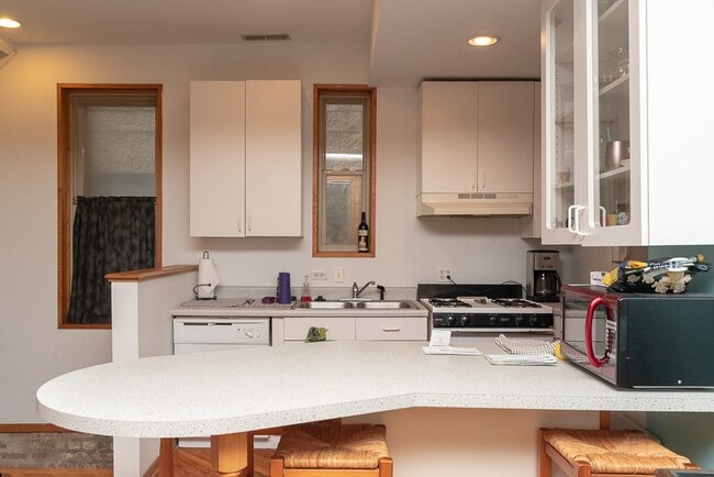 Photo - 1307 N Greenview Ave Unit F4