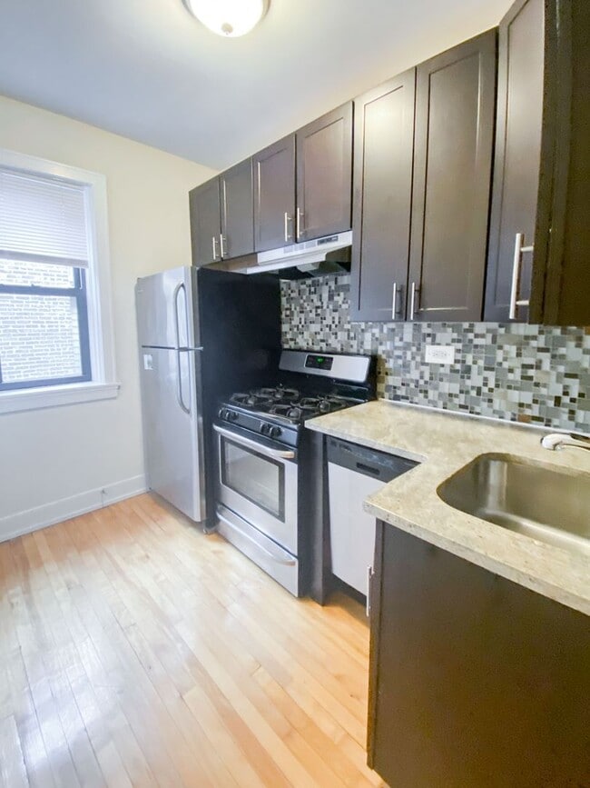 Photo - 613 W Melrose St Unit B2