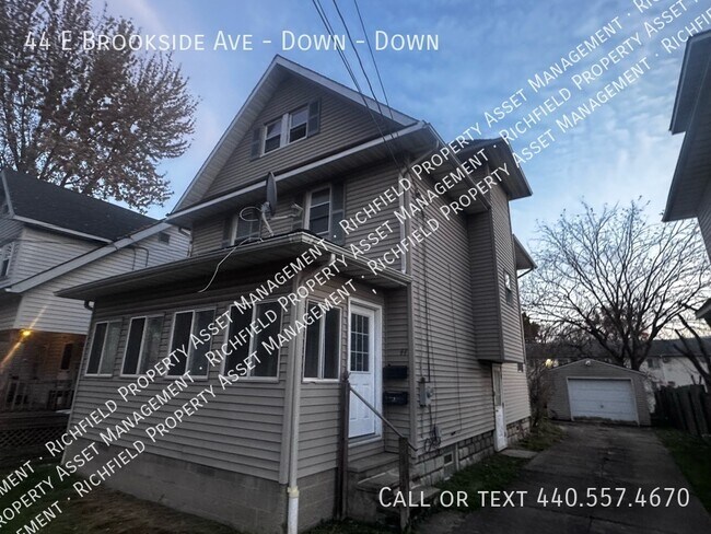 44 E Brookside Ave Unidad Down
