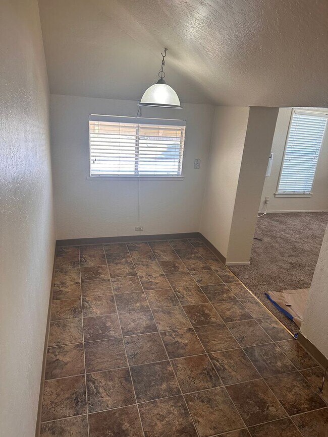 Photo - 4124 E Zeering Rd Unit zeering # b