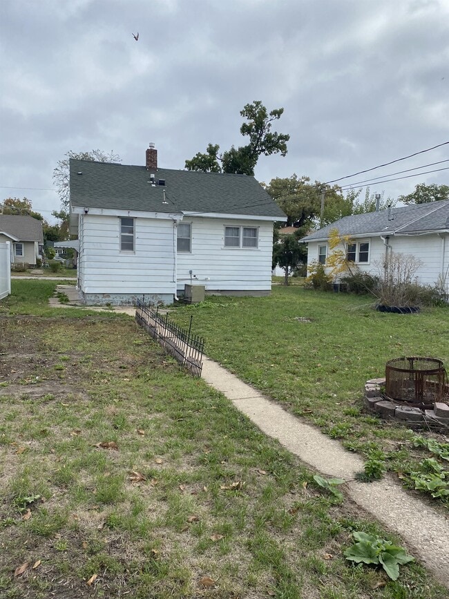 Photo - 947 Center Point Rd NE