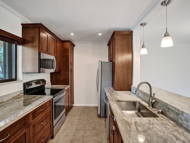 Photo - 930 SW 9th St Cir Unit 206