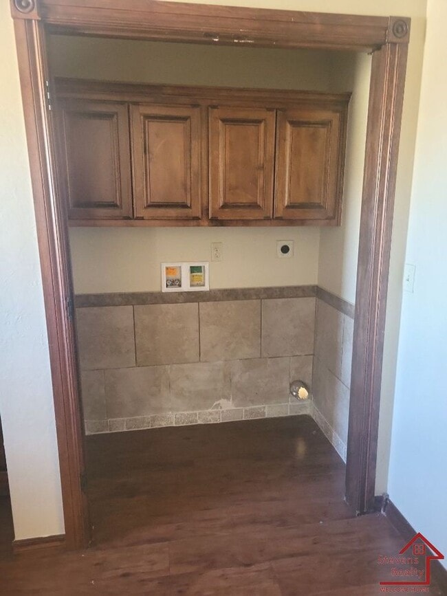 Photo - 1604 NW Lindy Ave