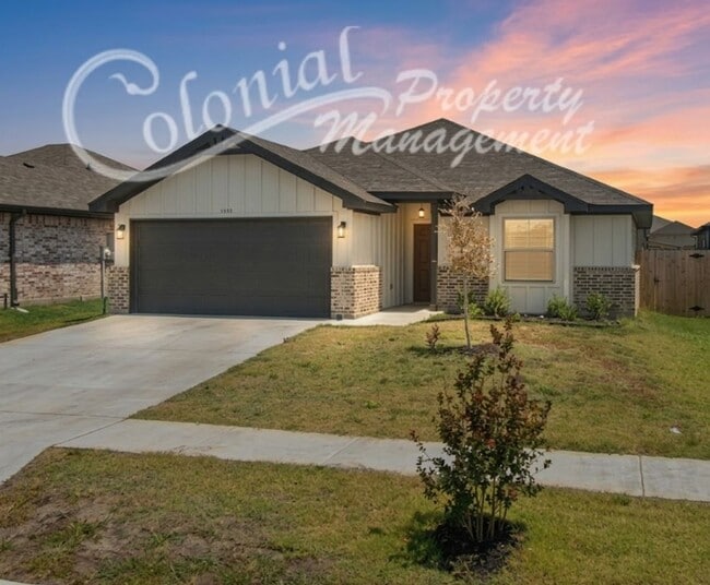 Building Photo - AVAILABLE MID MAY; APPLY TODAY ON OUR WEBSITE!!!
