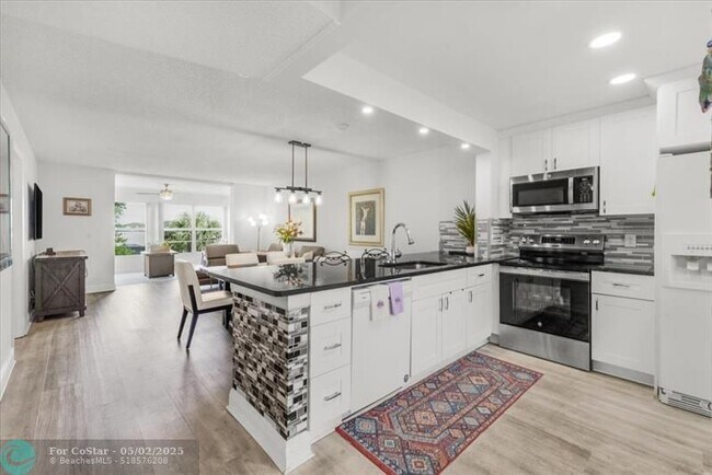Photo - 25 Abbey Ln Unit 301