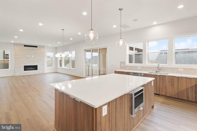 Photo - 849 N Manchester St