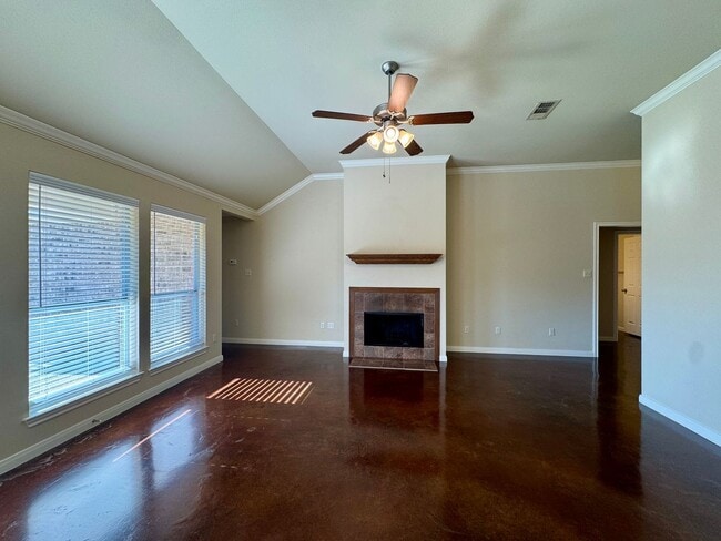 Photo - 3BR / 2BA Duplex in Hewitt, Texas | Midway...