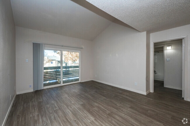 2BR, 2BA - 978SF - Living Room