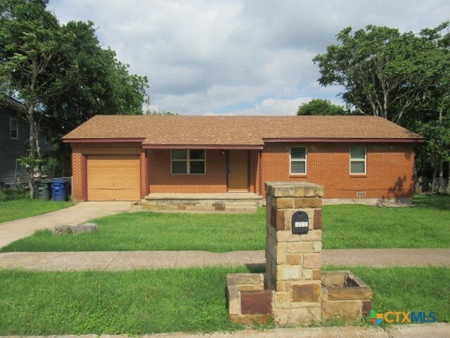 Building Photo - 2103 Crescent Dr