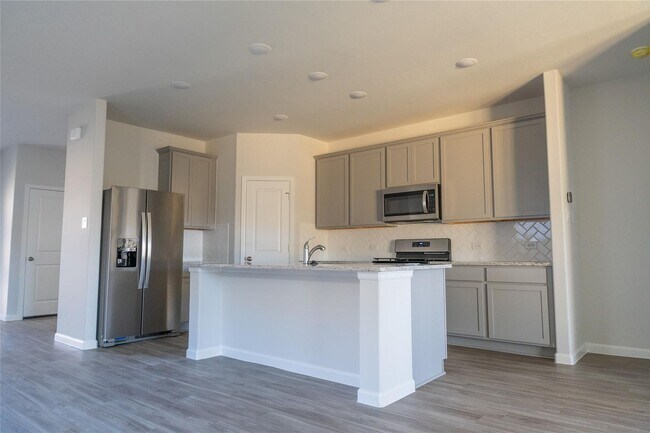 Photo - 4 bed 2.5 Bath Beautiful House inside Lakes at Black Oak!