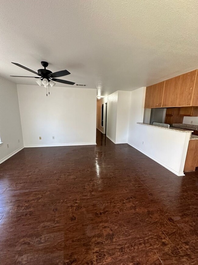 Photo - MARY8200-02 Unit 8202