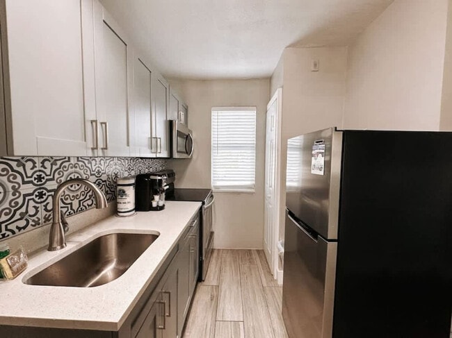 Photo - 50 Davie Blvd Unit SI FL1-ID1503963P