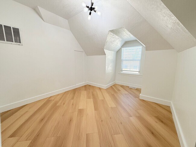 123 McClelland St Unit 123 #4