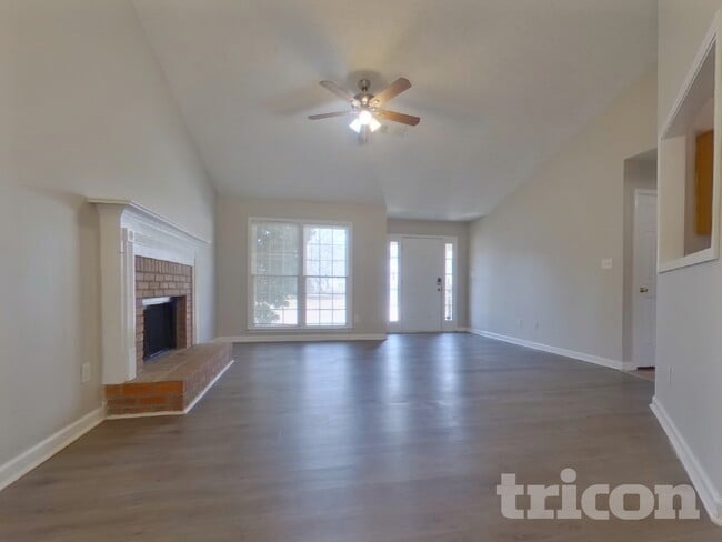 Photo - 420 Austin Dr