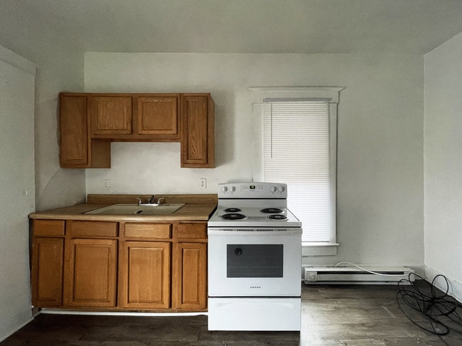 Building Photo - 626-628 W Main St Unit 626 #2 Rental
