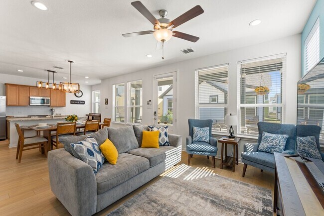 Photo - 2119 Hofstaat